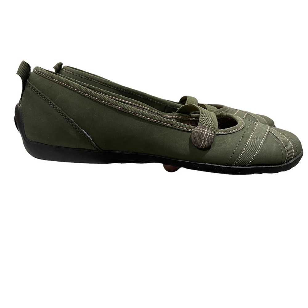 PRIVO by CLARKS Breast Cancer Awareness Shoes - Picture 6 of 9